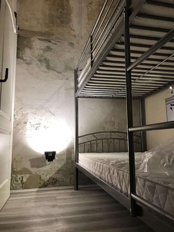 Minihostel 12monkeys Kudamm * Berlim